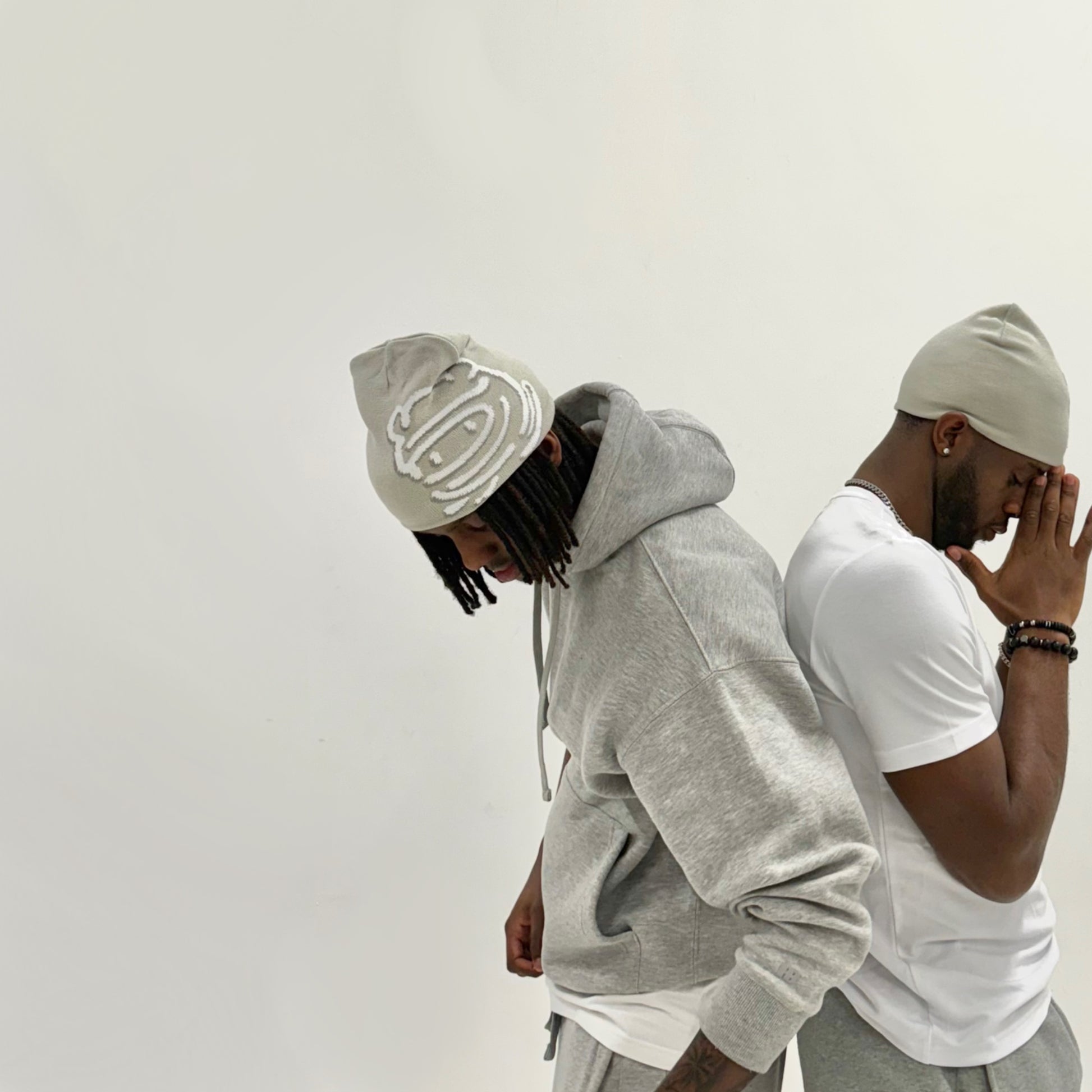 BEANIE-GREY